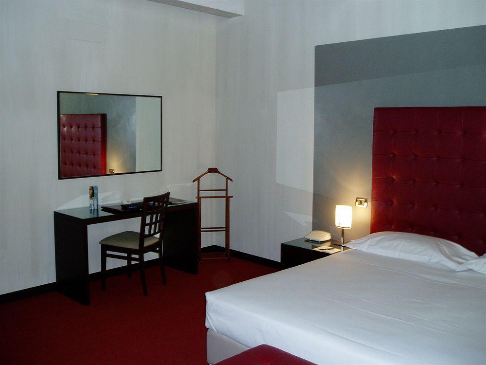 Hotel Sina Maria Luigia Parma Esterno foto